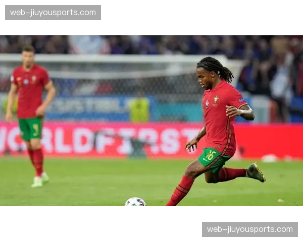 拜仁中场格雷茨卡前插时机精准，圣保利防守体系遭多层次打击